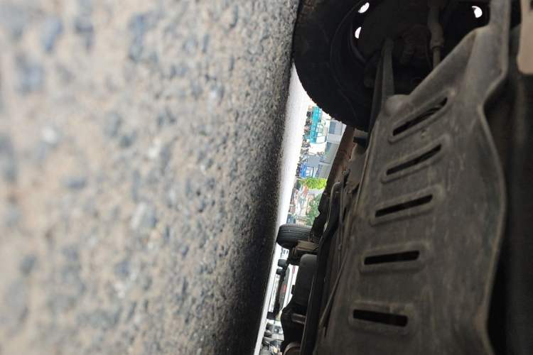 Used Wuling Hongguang V 2022 1.5L Jingqu Edition Electric-Assist LAR Chassis Front Right