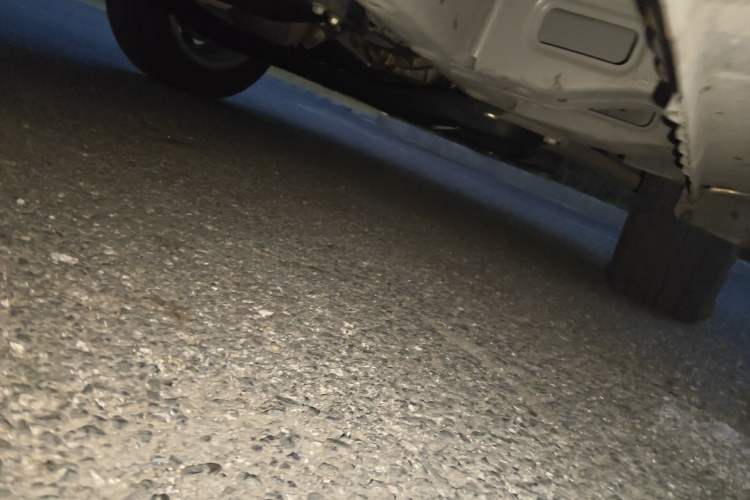 Used Wuling Hongguang V 2022 1.5L Jingqu Version Hydraulic Power Steering LAR Chassis Front Right