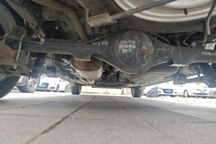 Used Wuling Hongguang V 2022 1.5L Jingqu Version Hydraulic Power Steering LAR Chassis Rear