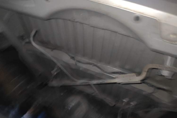 Used Wuling Hongguang V 2022 1.5L Jingqu Edition Electric-Assist LAR Chassis Rear