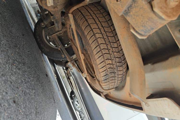 Used Wuling Hongguang V 2022 1.5L Jingqu Version Hydraulic Power Steering LAR Chassis Rear