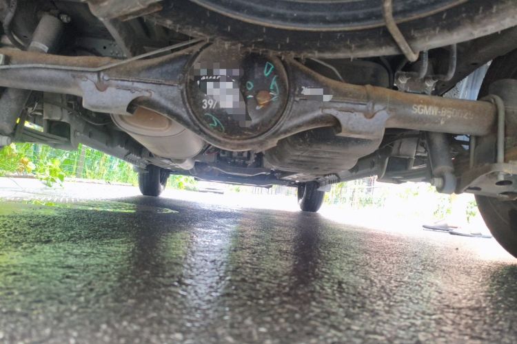 Used Wuling Hongguang V 2022 1.5L Jingqu Edition Electric-Assist LAR Chassis Rear