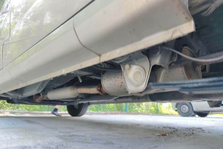 Used Wuling Hongguang V 2022 1.5L Jingqu Edition Electric-Assist LAR Chassis Rear Left
