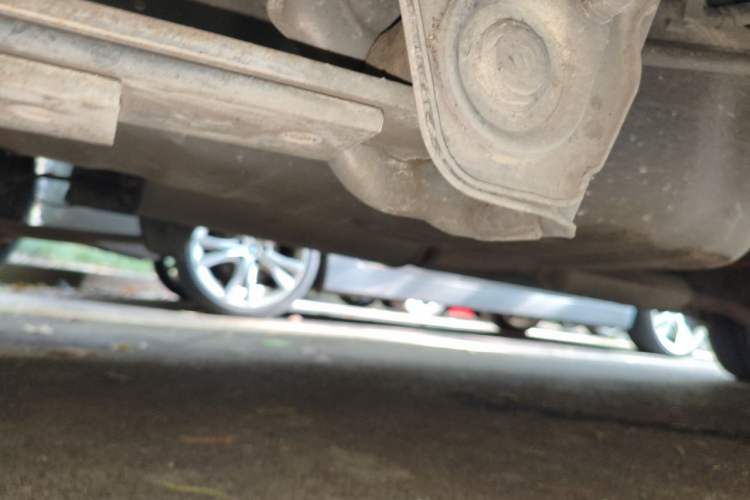 Used Wuling Hongguang V 2022 1.5L Jingqu Edition Electric-Assist LAR Chassis Rear Right