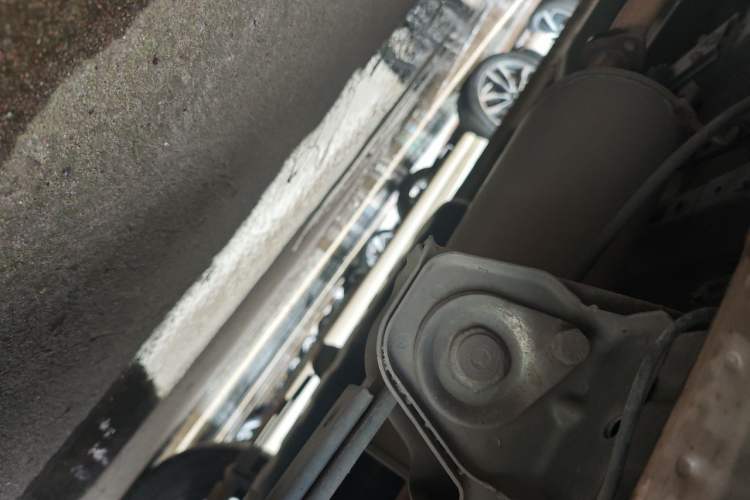 Used Wuling Hongguang V 2022 1.5L Jingqu Version Hydraulic Power Steering LAR Chassis Rear Right