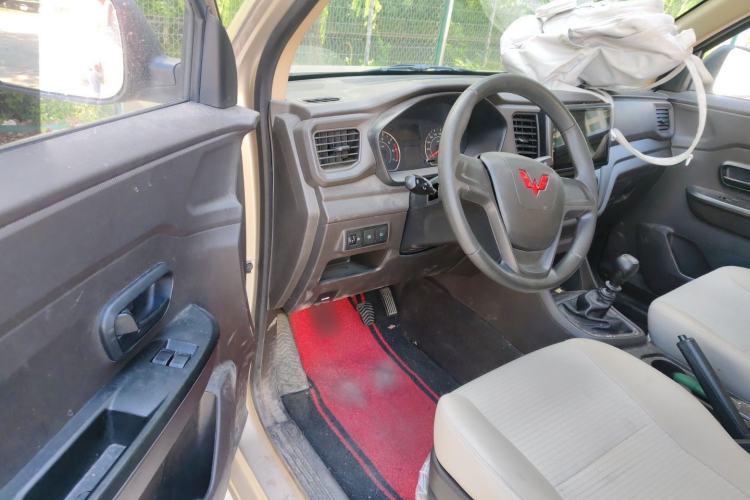 Used Wuling Hongguang V 2022 1.5L Jingqu Edition Electric-Assist LAR Driver Seat