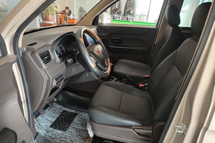 Used Wuling Hongguang V 2022 1.5L Enjoy Edition Electric-Powered LAR Driver Seat