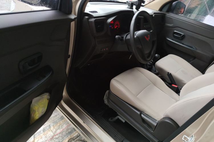 Used Wuling Hongguang V 2022 1.5L Jingqu Edition Electric-Assist LAR Driver Seat
