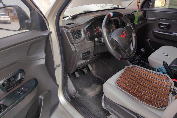 Used Wuling Hongguang V 2022 1.5L Jingqu Edition Electric-Assist LAR Driver Seat