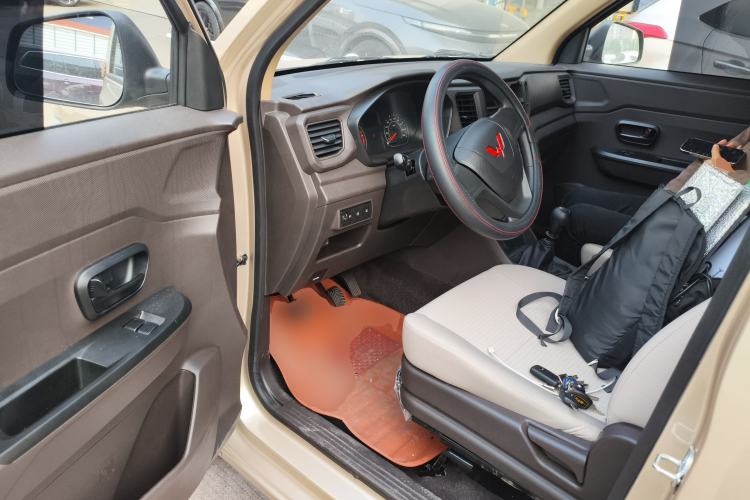 Used Wuling Hongguang V 2022 1.5L Jingqu Edition Electric-Assist LAR Driver Seat