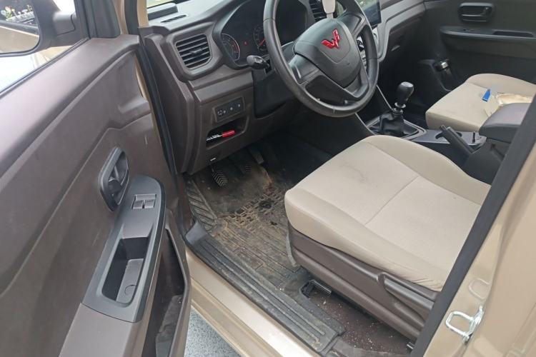 Used Wuling Hongguang V 2022 1.5L Jingqu Version Hydraulic Power Steering LAR Driver Seat