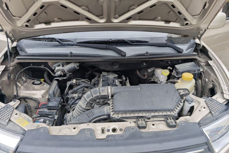 Used Wuling Hongguang V 2022 1.5L Jingqu Version Hydraulic Power Steering LAR Engine Bay