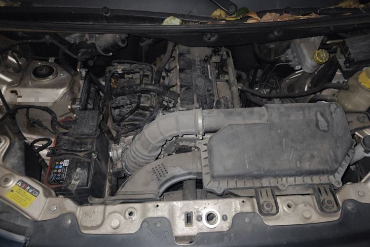 Used Wuling Hongguang V 2022 1.5L Jingqu Edition Electric-Assist LAR Engine Bay