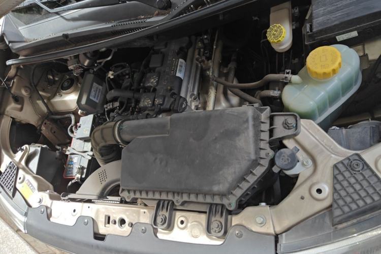 Used Wuling Hongguang V 2022 1.5L Jingqu Version Hydraulic Power Steering LAR Engine Bay