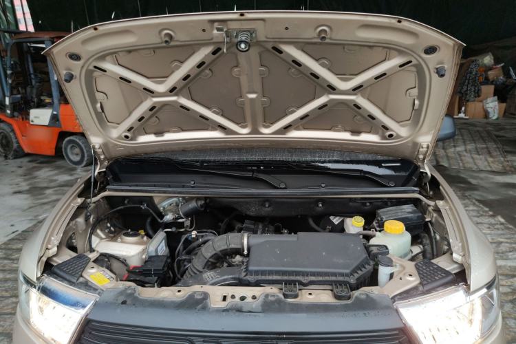 Used Wuling Hongguang V 2022 1.5L Jingqu Edition Electric-Assist LAR Engine Bay