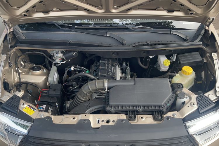 Used Wuling Hongguang V 2022 1.5L Jingqu Edition Electric-Assist LAR Engine Bay