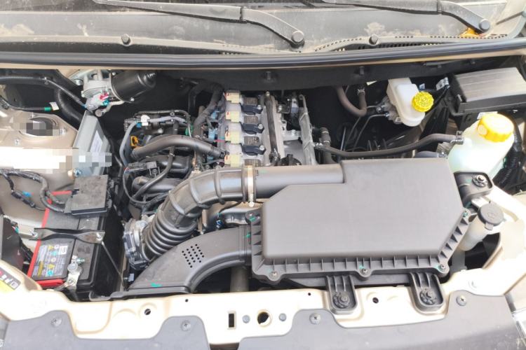 Used Wuling Hongguang V 2022 1.5L Jingqu Edition Electric-Assist LAR Engine Bay