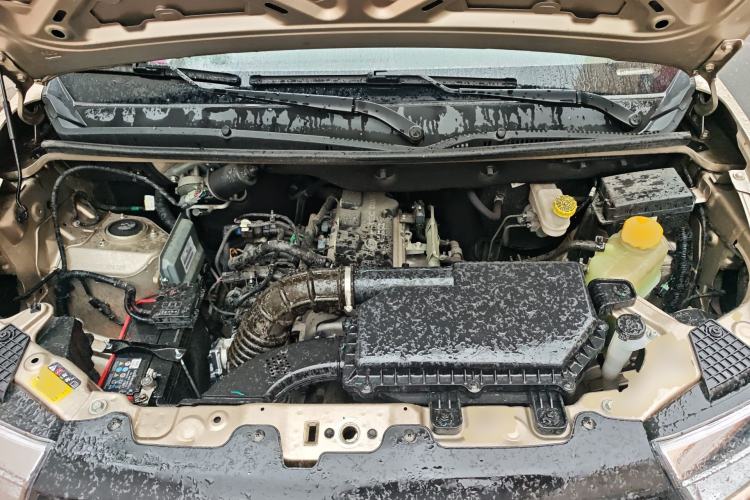 Used Wuling Hongguang V 2022 1.5L Jingqu Version Hydraulic Power Steering LAR Engine Bay