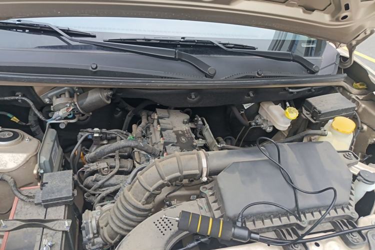 Used Wuling Hongguang V 2022 1.5L Jingqu Version Hydraulic Power Steering LAR Engine Bay