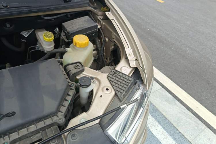 Used Wuling Hongguang V 2022 1.5L Jingqu Version Hydraulic Power Steering LAR Engine Bay Left