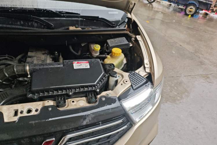 Used Wuling Hongguang V 2022 1.5L Enjoy Edition Hydraulic Power Steering LAR Engine Bay Left