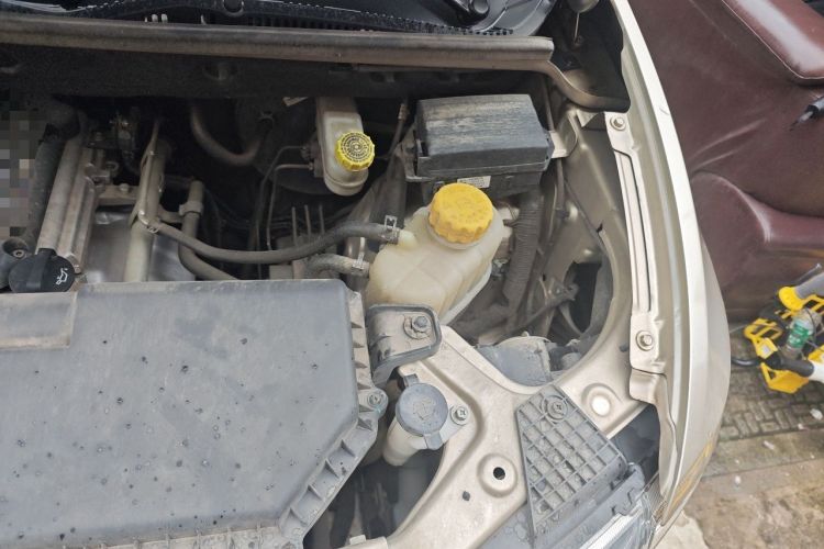 Used Wuling Hongguang V 2022 1.5L Jingqu Version Hydraulic Power Steering LAR Engine Bay Left