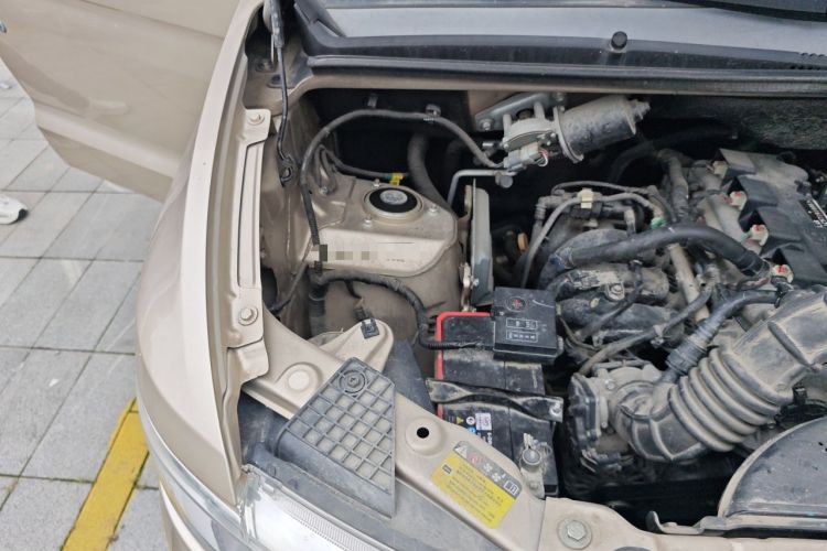 Used Wuling Hongguang V 2022 1.5L Jingqu Version Hydraulic Power Steering LAR Engine Bay Right