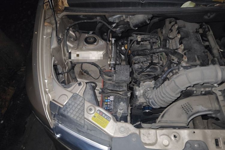 Used Wuling Hongguang V 2022 1.5L Jingqu Edition Electric-Assist LAR Engine Bay Right