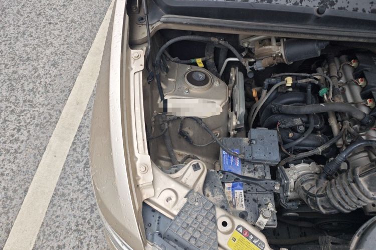Used Wuling Hongguang V 2022 1.5L Jingqu Edition Electric-Assist LAR Engine Bay Right