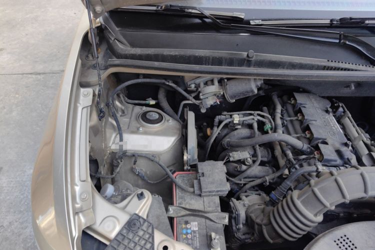 Used Wuling Hongguang V 2022 1.5L Jingqu Edition Electric-Assist LAR Engine Bay Right