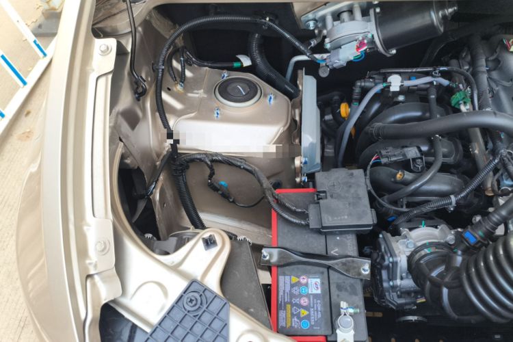 Used Wuling Hongguang V 2022 1.5L Jingqu Edition Electric-Assist LAR Engine Bay Right