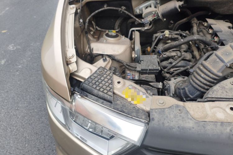 Used Wuling Hongguang V 2022 1.5L Jingqu Edition Electric-Assist LAR Engine Bay Right