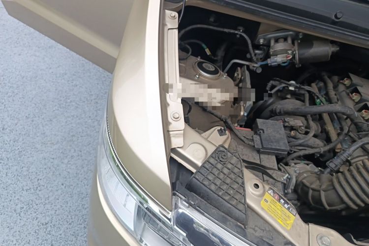 Used Wuling Hongguang V 2022 1.5L Jingqu Version Hydraulic Power Steering LAR Engine Bay Right