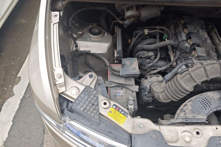 Used Wuling Hongguang V 2022 1.5L Jingqu Version Hydraulic Power Steering LAR Engine Bay Right