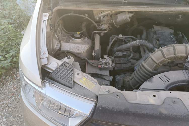 Used Wuling Hongguang V 2022 1.5L Enjoy Edition Electric-Powered LAR Engine Bay Right