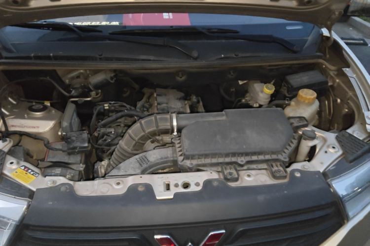 Used Wuling Hongguang V 2022 1.5L Jingqu Version Hydraulic Power Steering LAR Engine Bay
