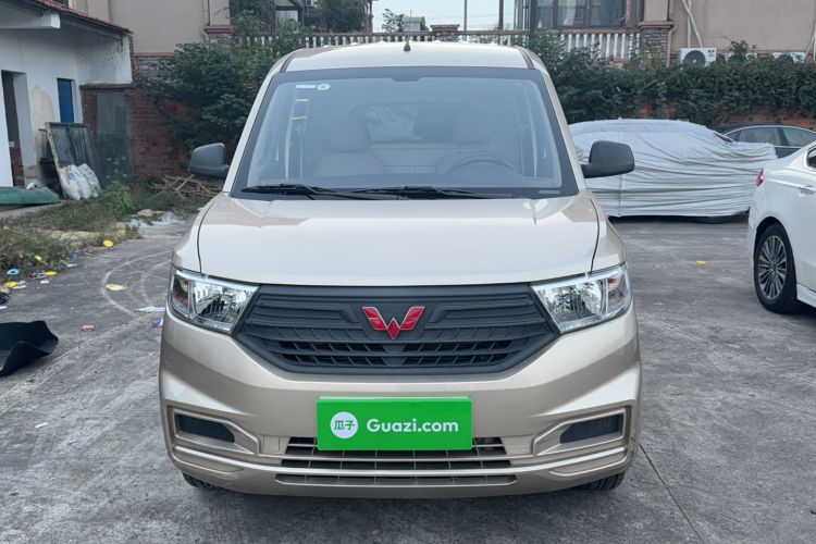 Used Wuling Hongguang V 2022 1.5L Jingqu Edition Enclosed-Window Vehicle with Hydraulic Power Steering LAR Exterior 1