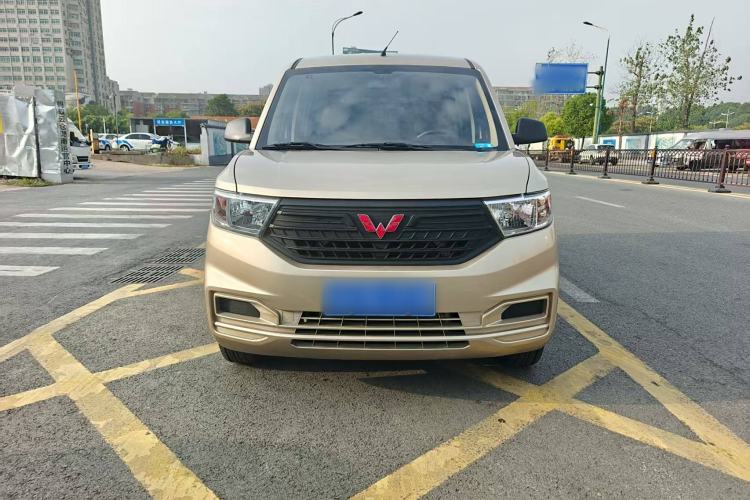 Used Wuling Hongguang V 2022 1.5L Jingqu Edition Electric-Assist LAR Exterior 1