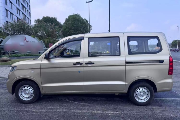 Used Wuling Hongguang V 2022 1.5L Jingqu Edition Electric-Assist LAR Exterior 2