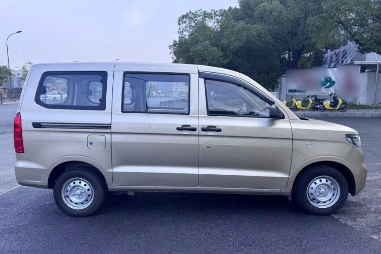 Used Wuling Hongguang V 2022 1.5L Jingqu Edition Electric-Assist LAR Exterior 3