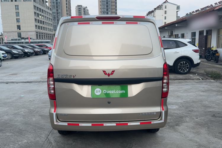 Used Wuling Hongguang V 2022 1.5L Jingqu Edition Enclosed-Window Vehicle with Hydraulic Power Steering LAR Exterior 4