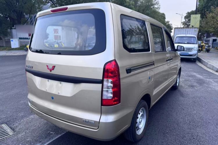 Used Wuling Hongguang V 2022 1.5L Jingqu Edition Electric-Assist LAR Exterior 5