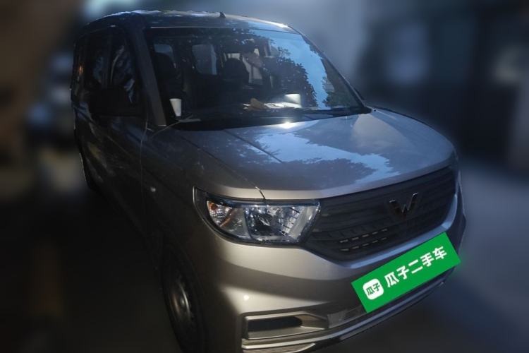 Used Wuling Hongguang V 2022 1.5L Jingqu Edition Electric-Assist LAR Front Right 45 Deg