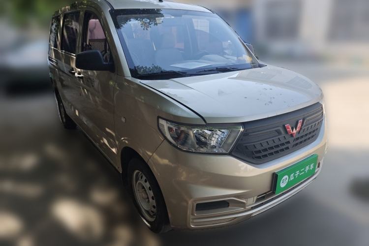 Used Wuling Hongguang V 2022 1.5L Jingqu Edition Electric-Assist LAR Front Right 45 Deg