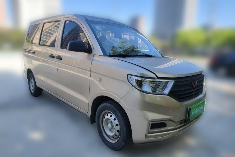 Used Wuling Hongguang V 2022 1.5L Jingqu Edition Electric-Assist LAR Front Right 45 Deg