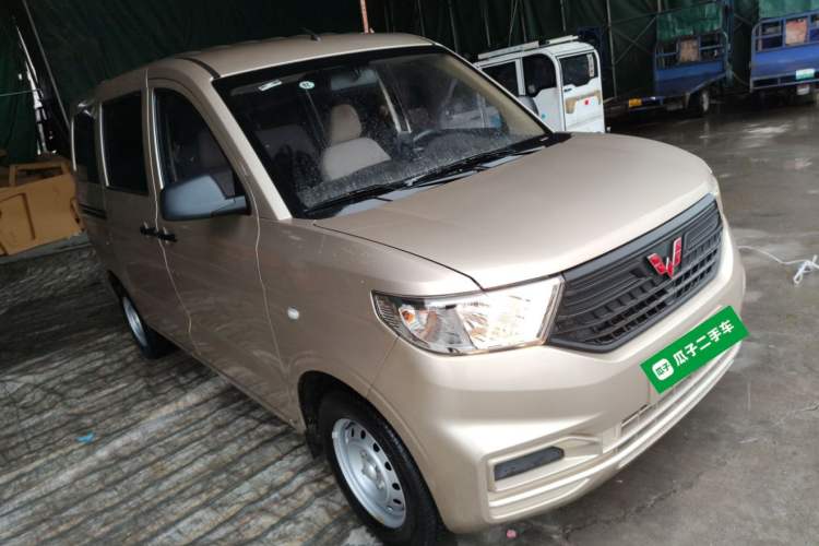 Used Wuling Hongguang V 2022 1.5L Jingqu Edition Electric-Assist LAR Front Right 45 Deg