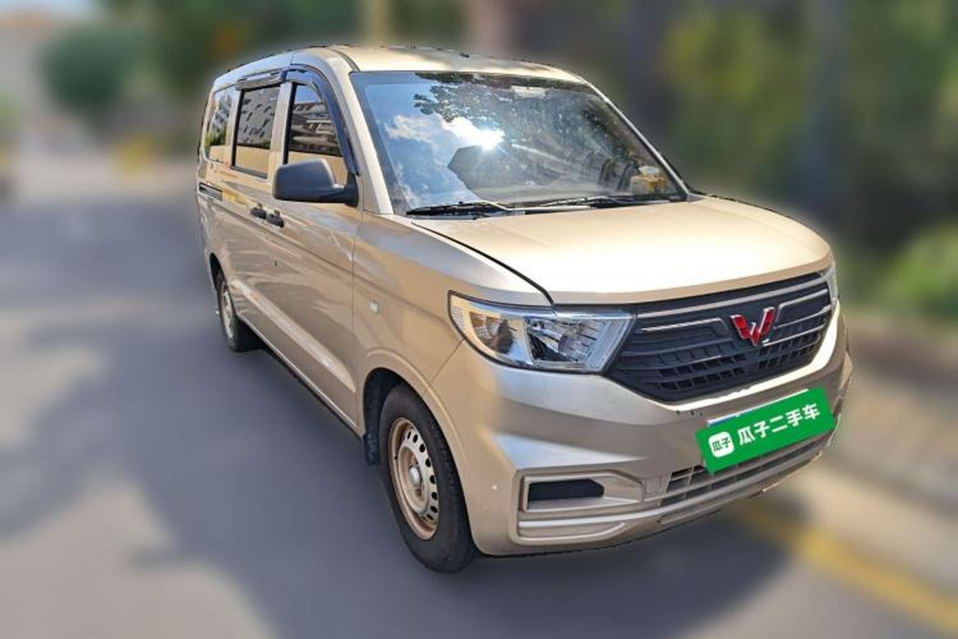 Used Wuling Hongguang V 2022 1.5L Jingqu Edition Electric-Assist LAR Front Right 45 Deg