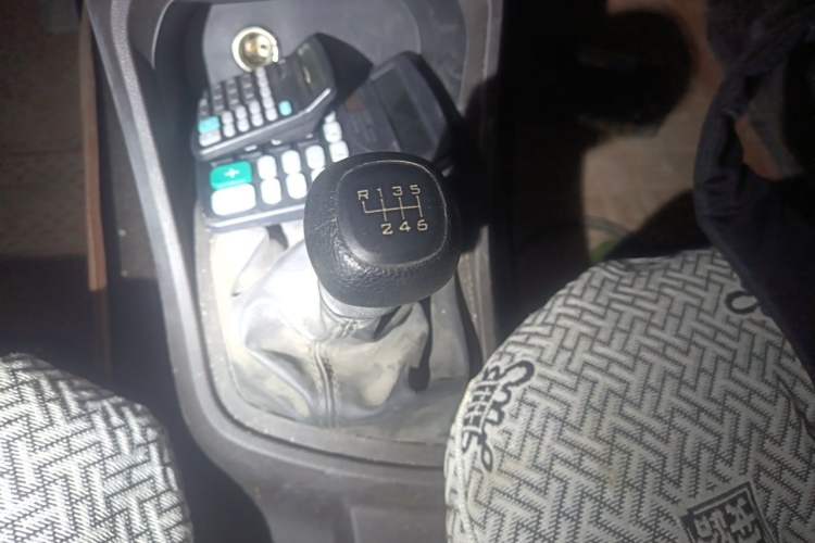 Used Wuling Hongguang V 2022 1.5L Jingqu Edition Electric-Assist LAR Gear Lever