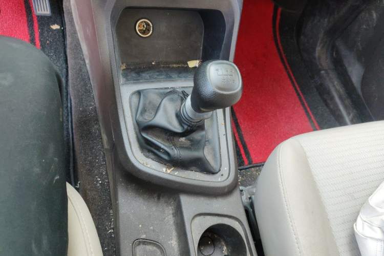 Used Wuling Hongguang V 2022 1.5L Jingqu Edition Electric-Assist LAR Gear Lever