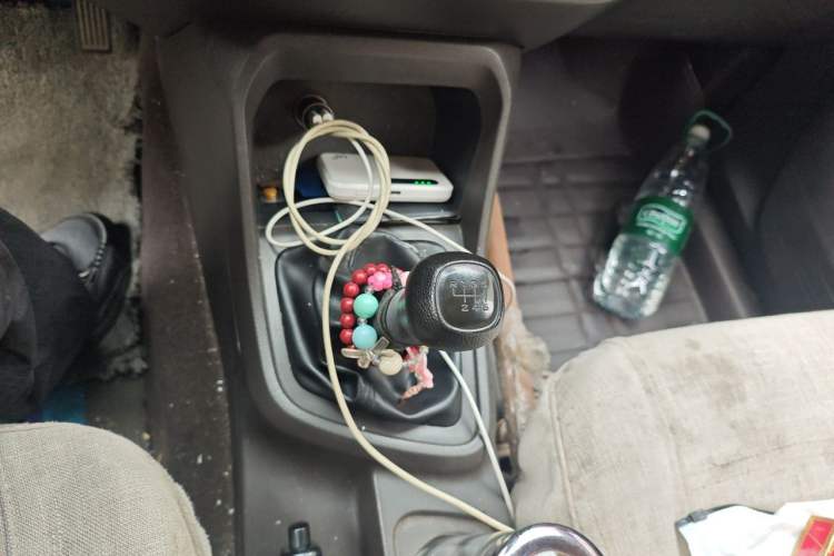 Used Wuling Hongguang V 2022 1.5L Jingqu Edition Electric-Assist LAR Gear Lever